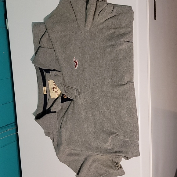 Hollister Shirt - Picture 2 of 3